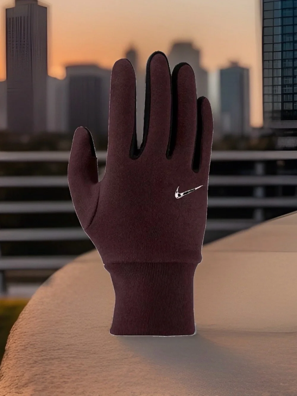 Nike Women’s Size M Brushed Phoenix Fleece Gloves. Burgundy. New with Tags